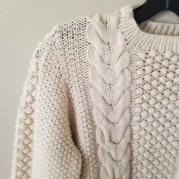 Vintage Cream Cable Knit Sweater - Picture 2 of 11